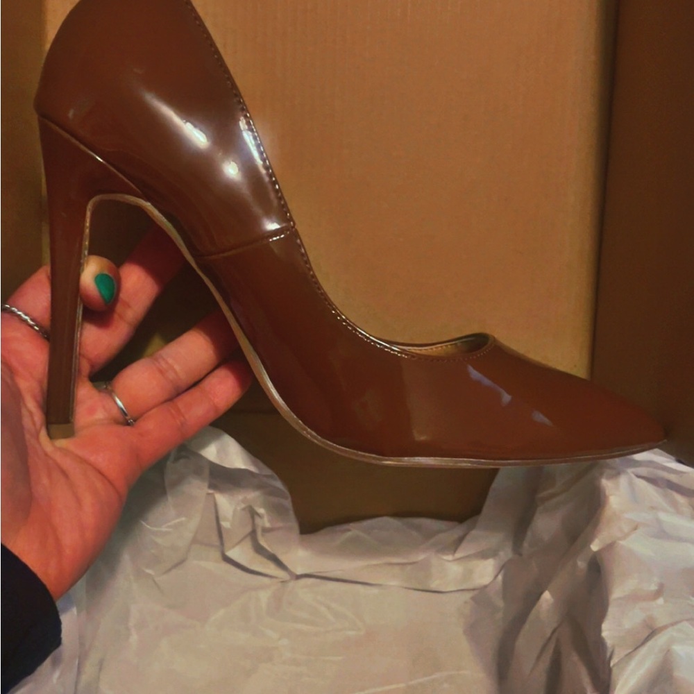 Steve Madden Brown Patent Leather Heels *NEW*